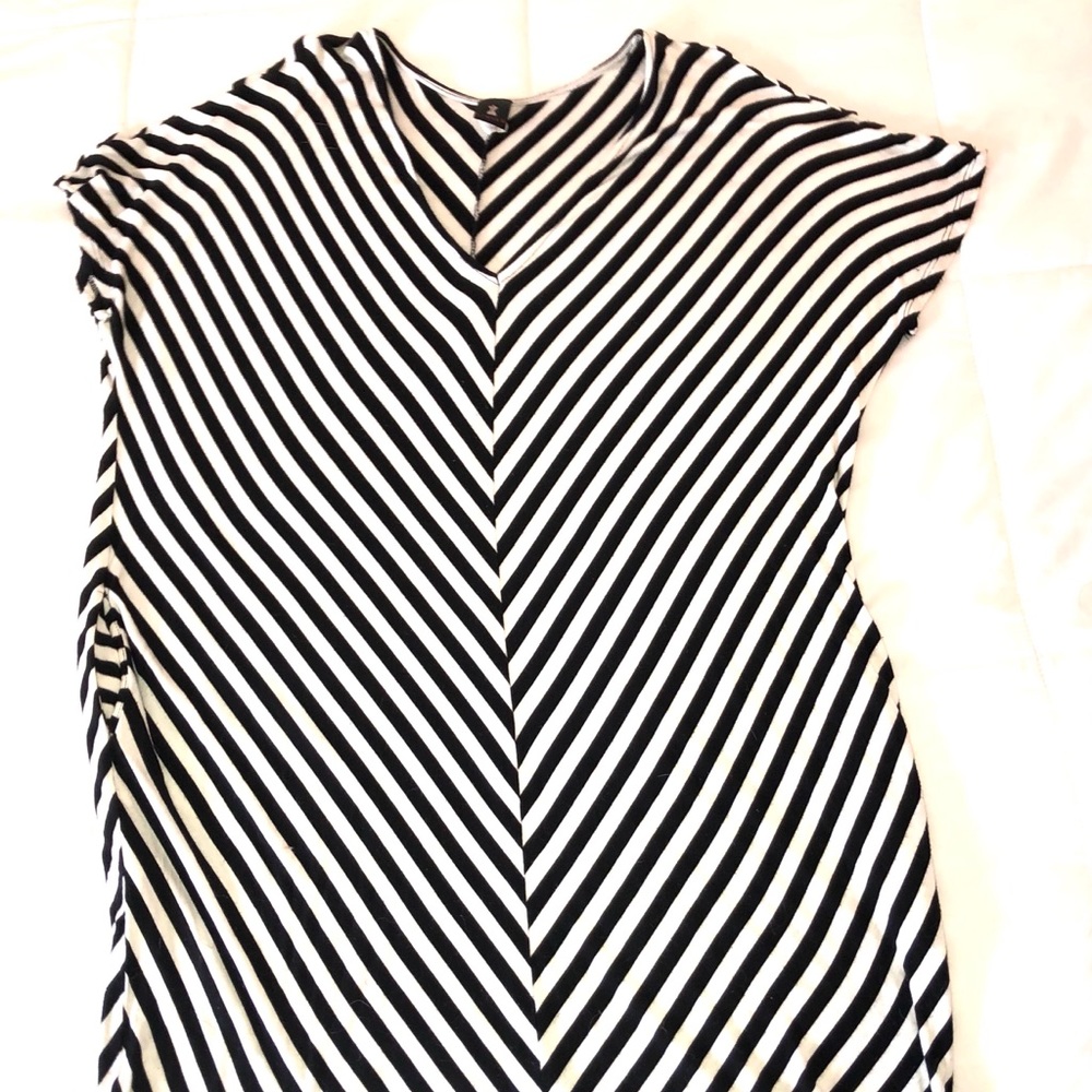 Black & White Striped Dress w/Pockets
